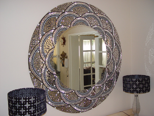 round-mosaic-mirror